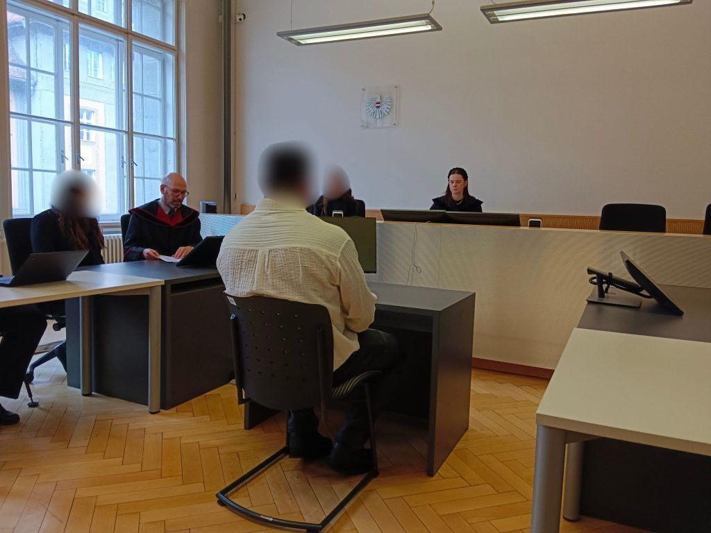 Beziehungsstreit endet vor Gericht: Diebstahl und Körperverletzung