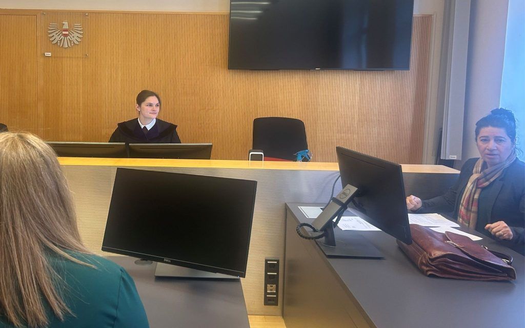 Mit mehr als drei Promille Polizisten und Krankenpflegerin angegriffen