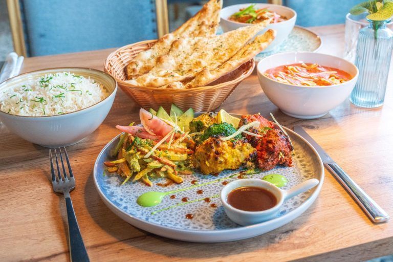 Indische Kulinarik statt Computer im Büro