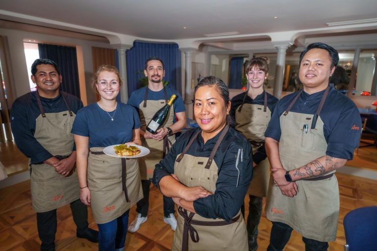 Asien trifft Europa beim „freien Vogel“