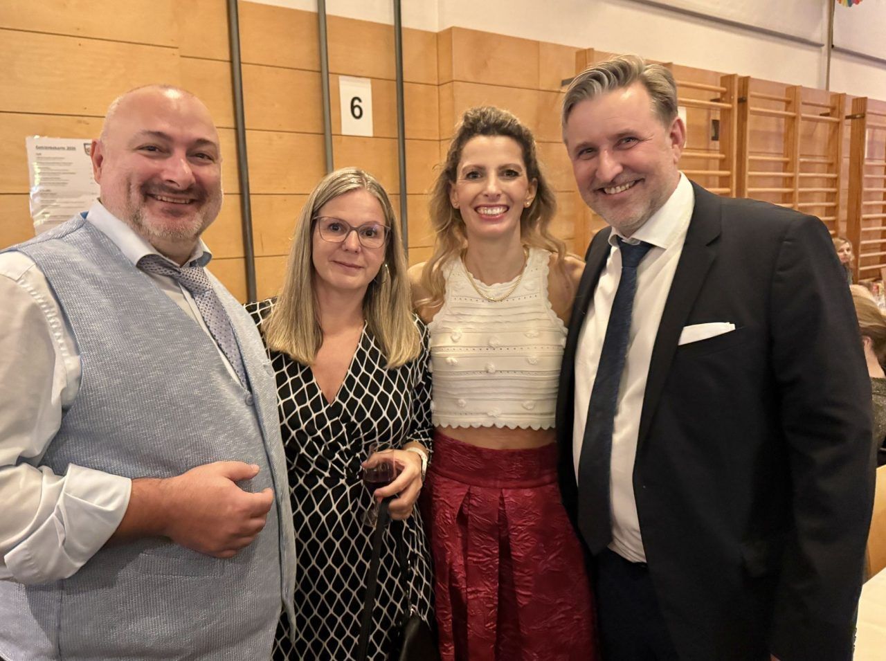 Närrische Riebelzunft Frastanz feiert legendären Riebelzunftball