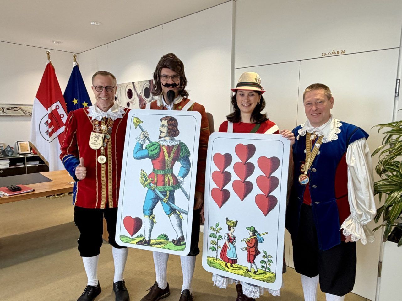 Landhaus wird zur „Villa Kunterbunt“: Narren übernehmen das Regiment