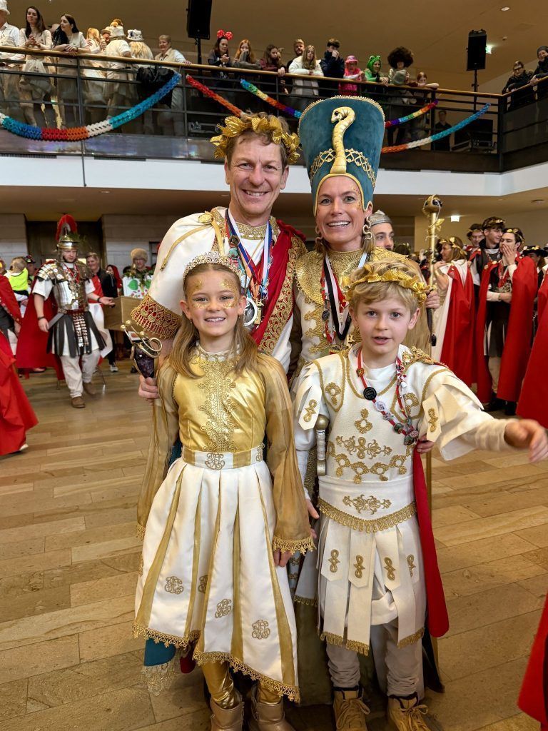 Landhaus wird zur „Villa Kunterbunt“: Narren übernehmen das Regiment