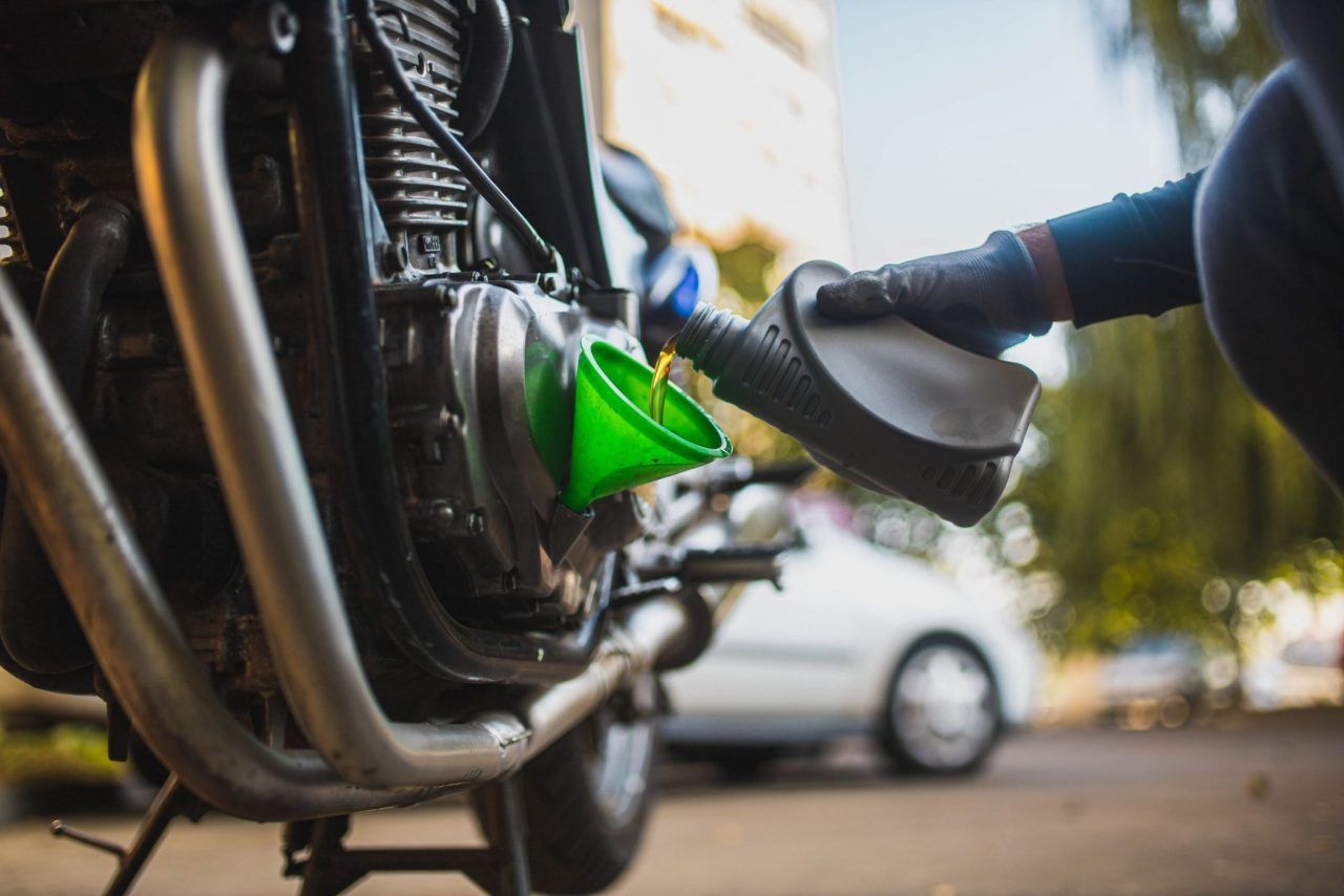 Sicher in die Saison: Worauf Motorradfahrer beim Frühjahrs-Check achten sollten