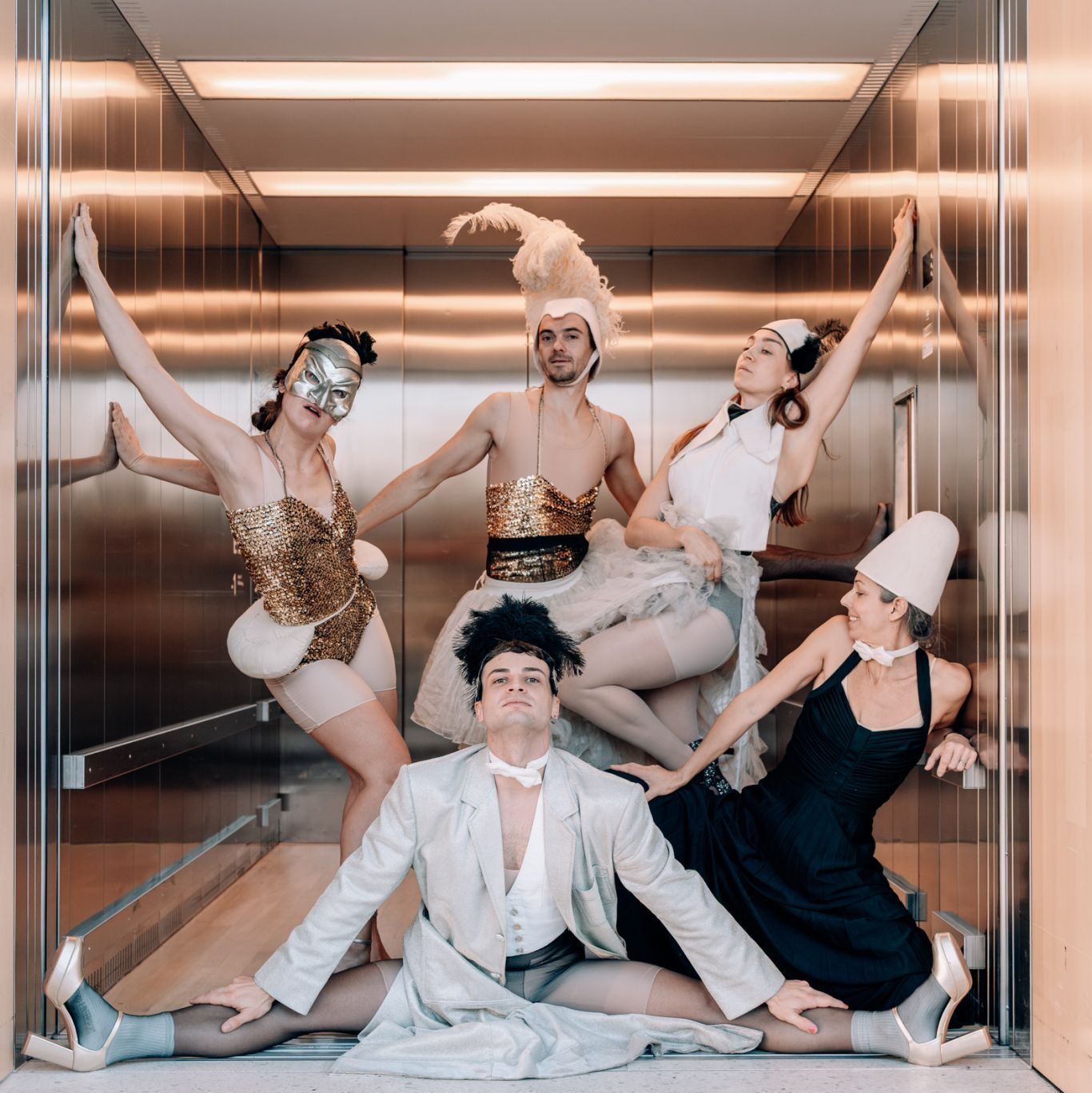 Ich träume mit offenen Augen Wirklichkeiten. Schwanengesänge