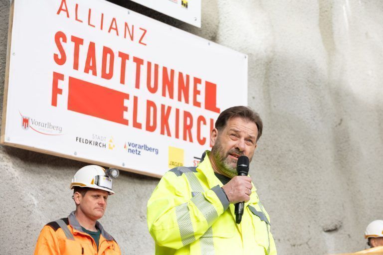Tunnelanschlag in Feldkirch: Viele Worte zu Kritikern und Patin Julia
