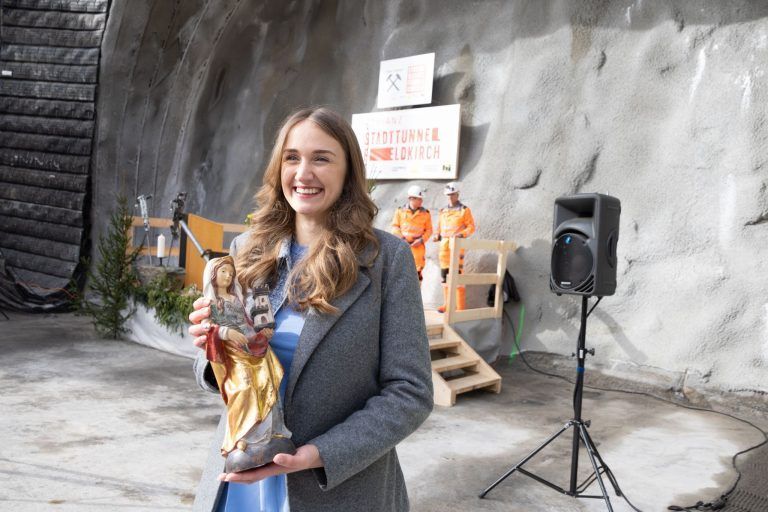 Tunnelanschlag in Feldkirch: Viele Worte zu Kritikern und Patin Julia