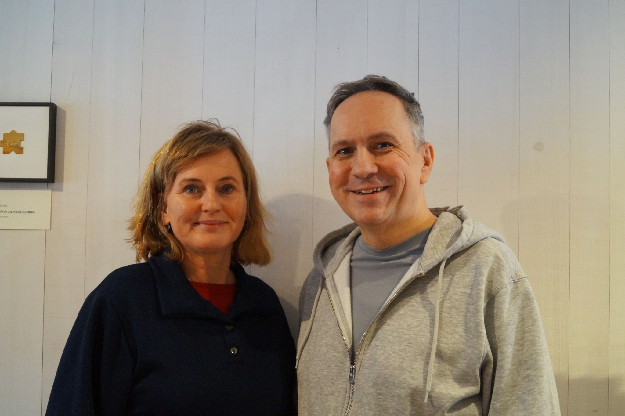 Ingeborg Tartarotti und Georg Fröwis (Pädagoge Riedenburg) waren begeistert von der Ausstellung