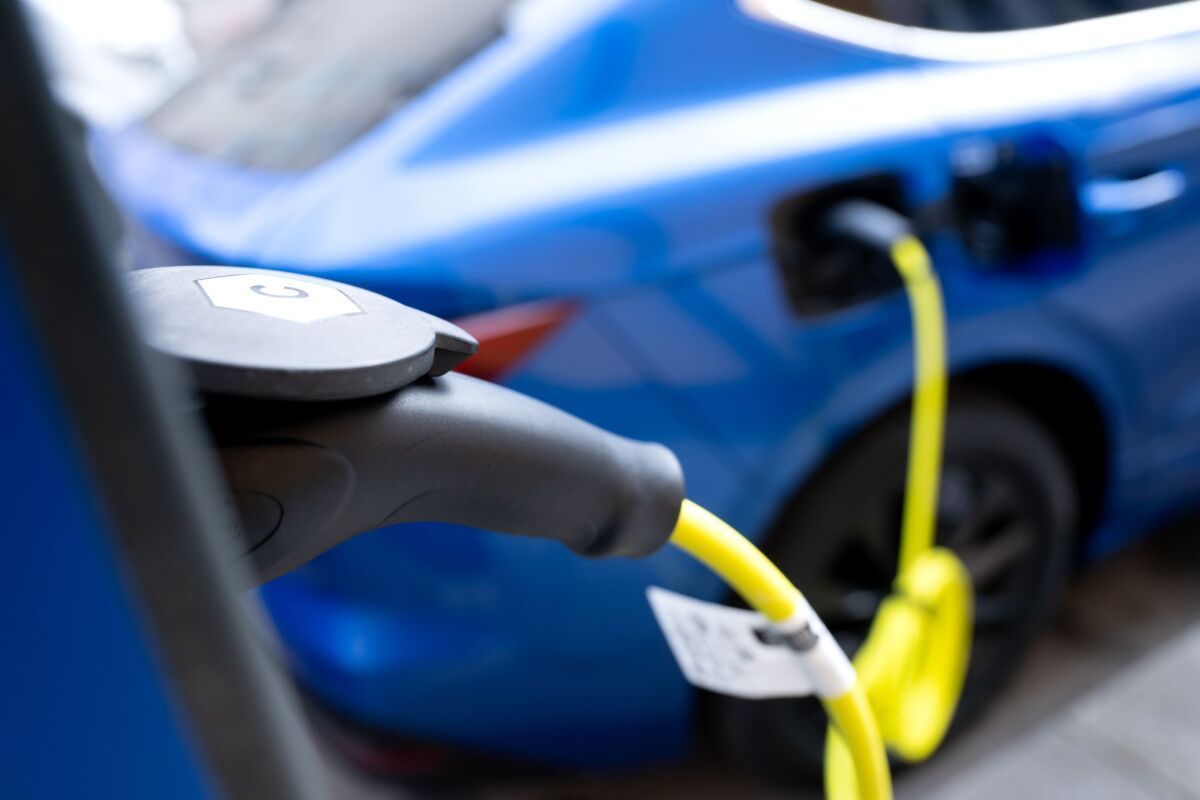 Nahost-Konflikt schiebt E-Auto-Interesse an