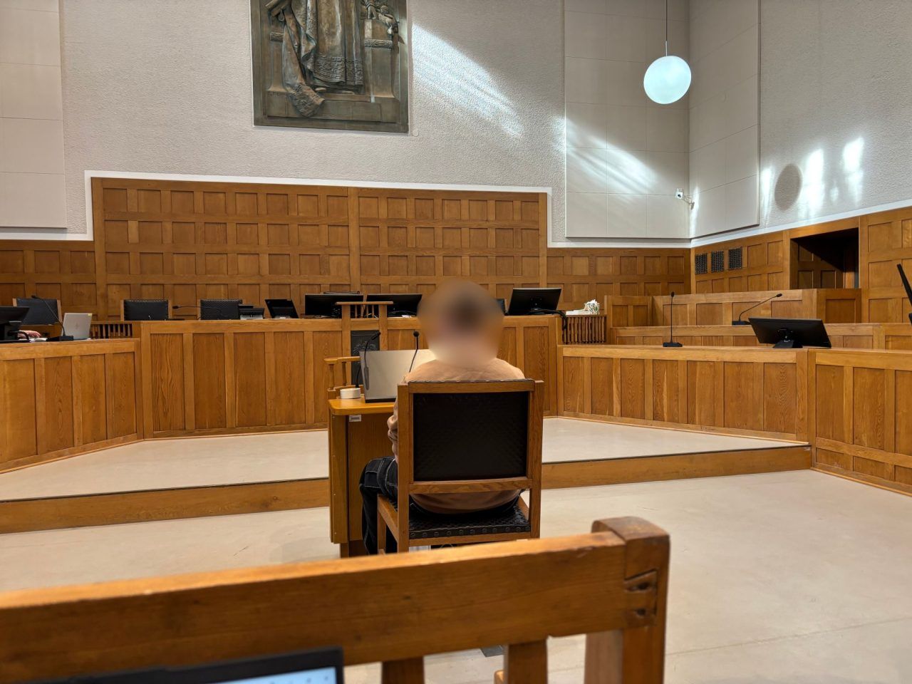 Hitlergruß, TikTok-Video und Ausbruchsversuch: 17-Jähriger verurteilt