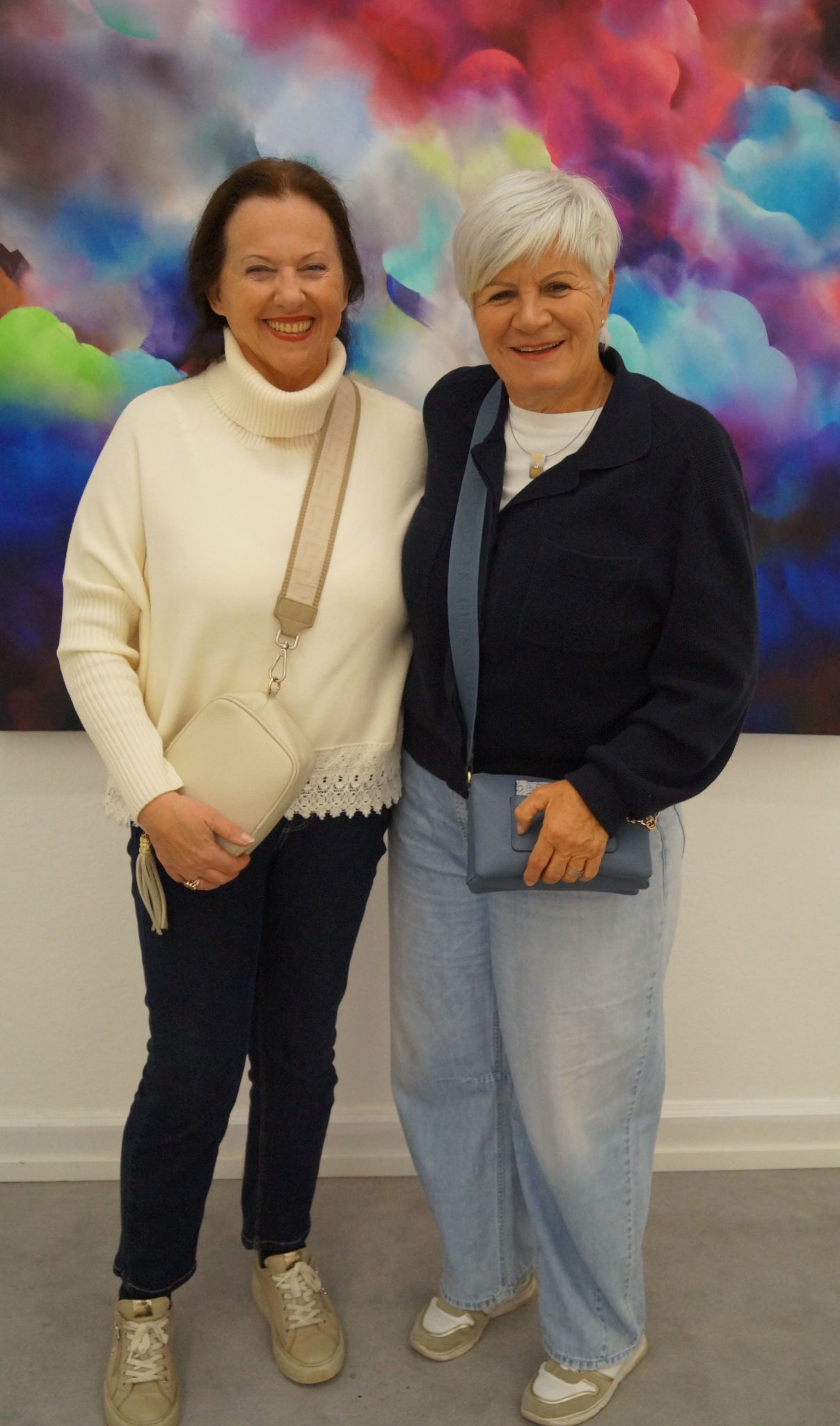 Astrid Marxer-Haselwanter und Andrea Themessl freuten sich über viel unterschiedliche Kunst