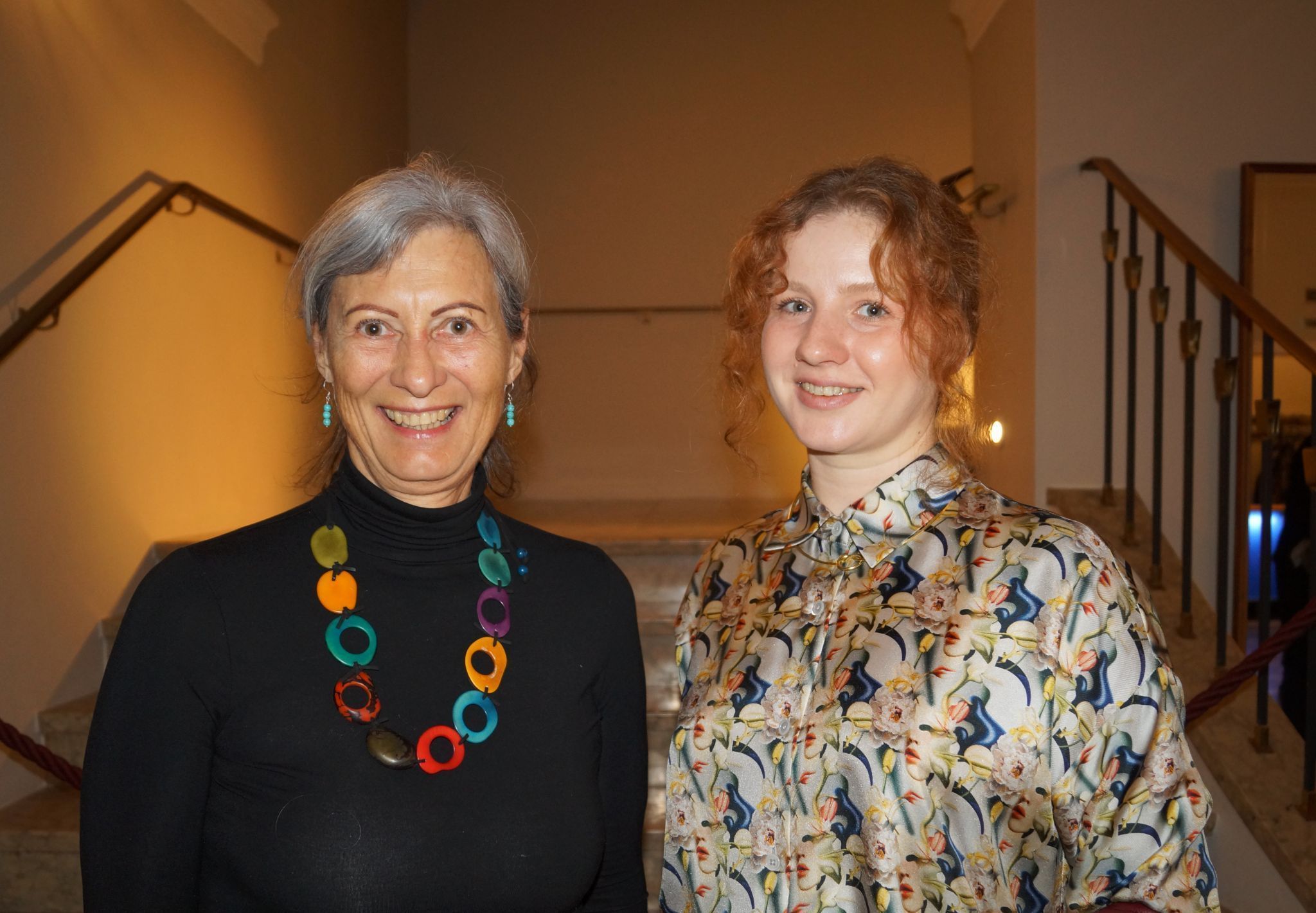 Psychotherapeutin Ingrid Fleig und Regieassistentin Olga Gubina