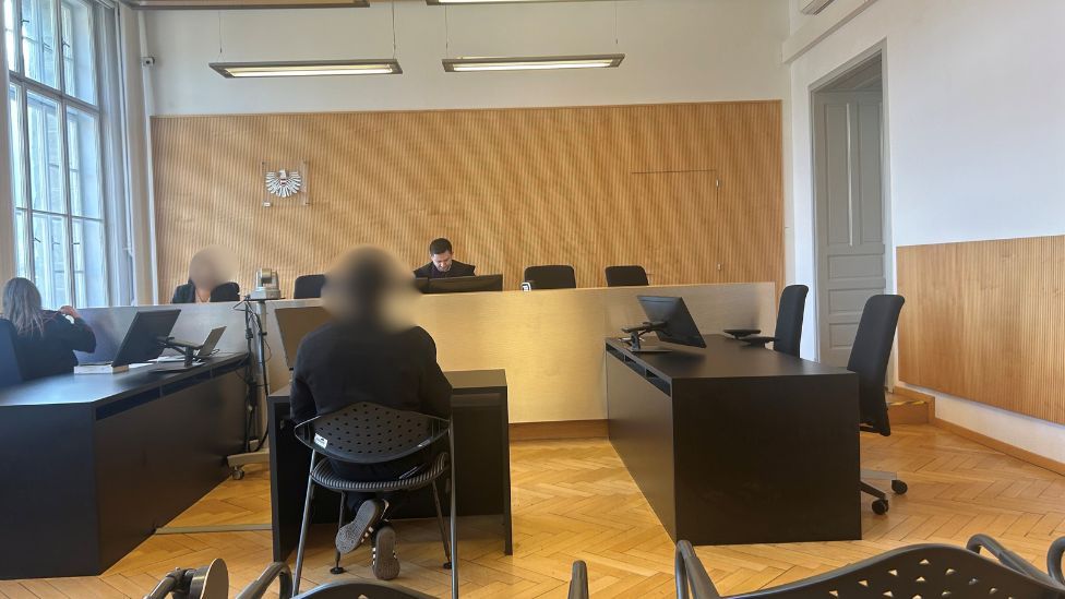 Wegen sozialer Medien: Angeklagter drohte Schwester mit dem Erhängen