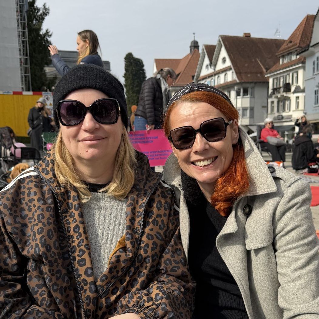 Stiller Protest am Dornbirner Marktplatz: Frauen fordern echte Gleichberechtigung