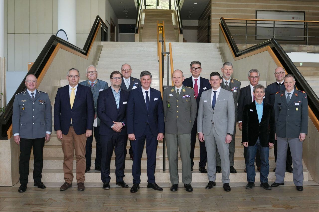 Militärexperte: "Wir sind nicht im Krieg, aber auch nicht mehr im Frieden"