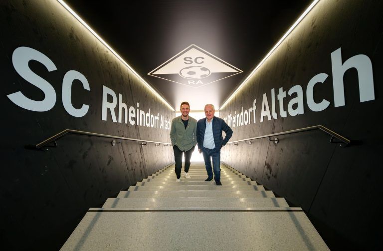 Warum das Logo in der neuen SCRA-Kabine an der Decke ist