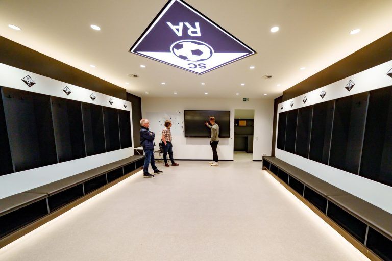 Warum das Logo in der neuen SCRA-Kabine an der Decke ist