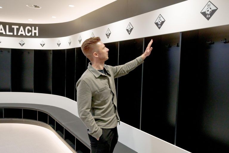 Warum das Logo in der neuen SCRA-Kabine an der Decke ist