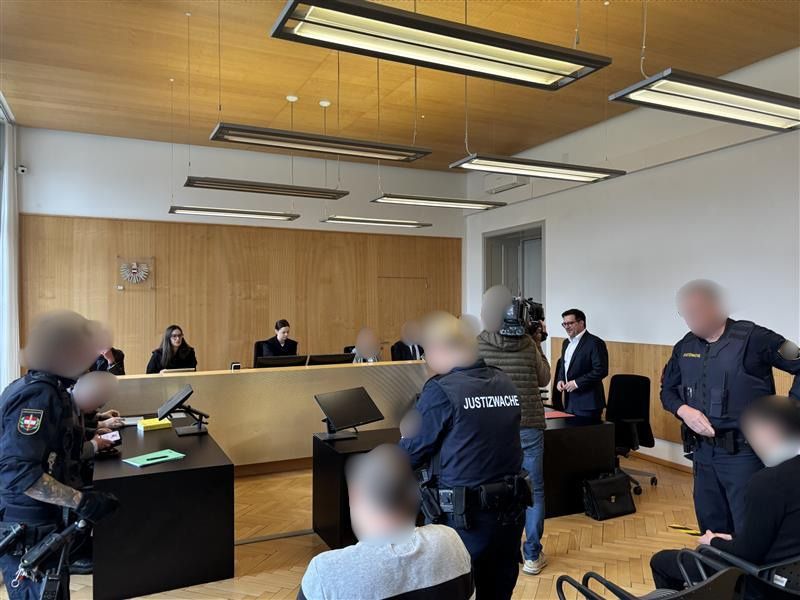 430.000 Euro unter massivem Druck abgezweigt: Zwei Männer verurteilt