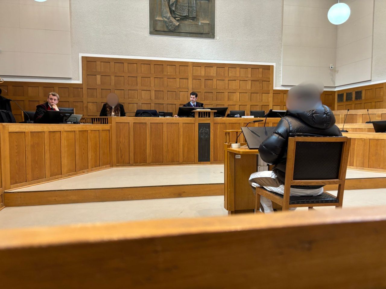 Ballast der Vergangenheit: Junger Vater vier Jahre nach Raub vor Gericht