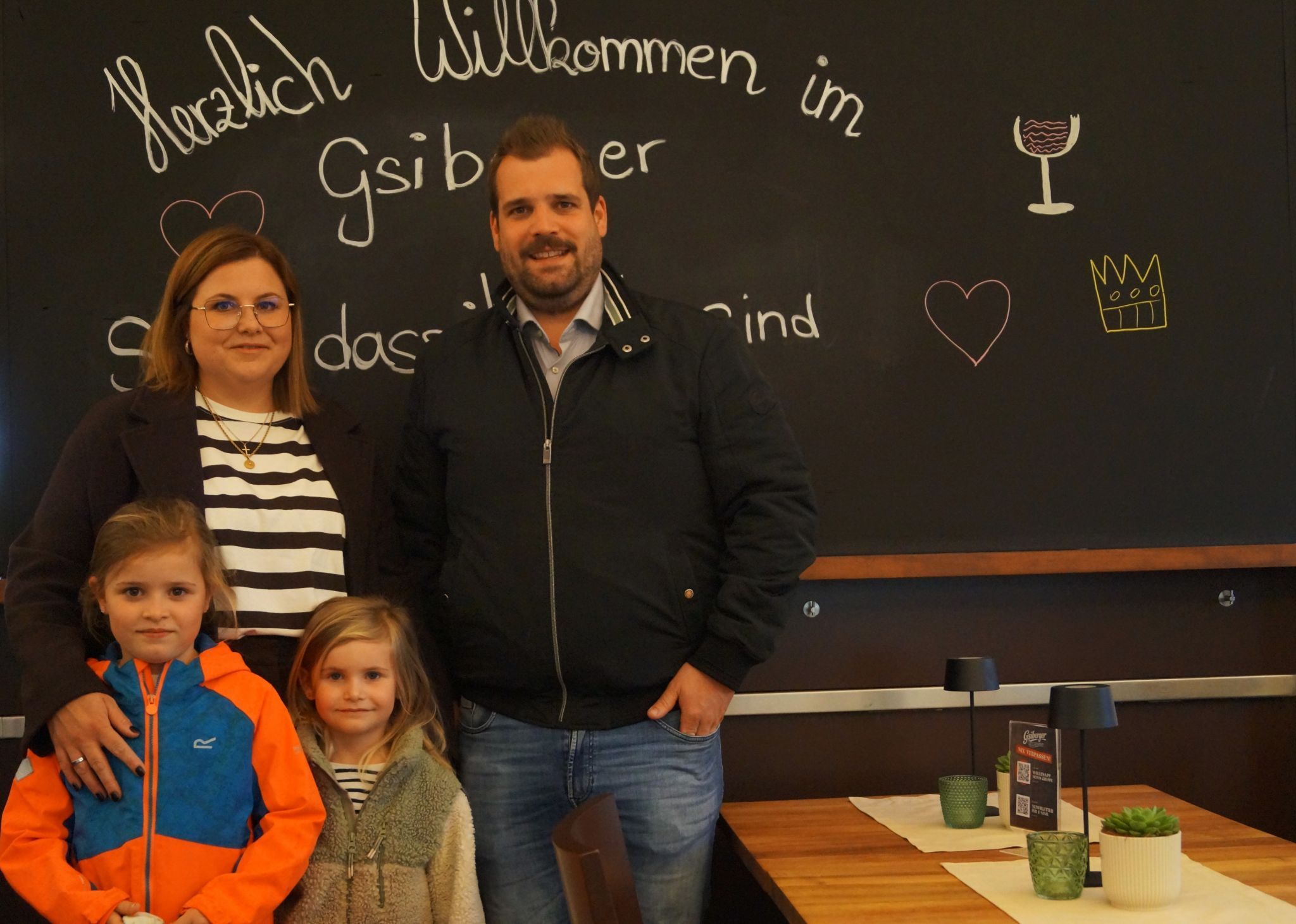 Philip Schlegel kam mit Ehefrau Jacqueline und den Töchtern Valentina und Isabel