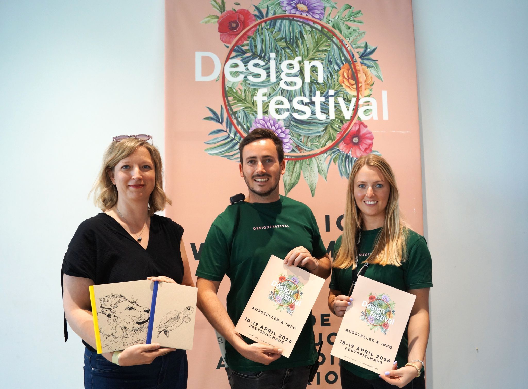 Das Organisationsteam mit Julia Haslinger (Stift 17), Riaz Dan Müller und Tahia Müller