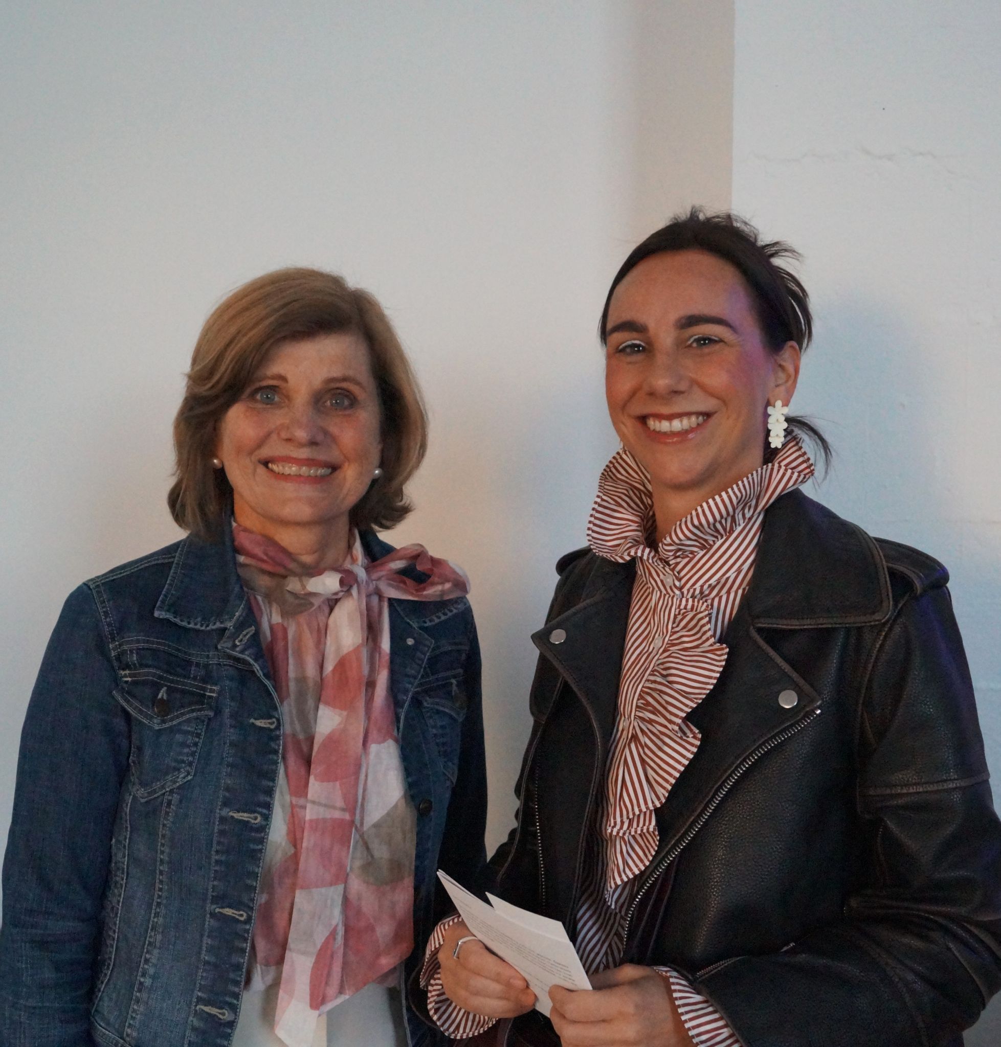 Landesstatthalterin Barbara Schöbi-Fink und die Vorständin für Kunst und Kultur Vorarlberg Claudia Voit