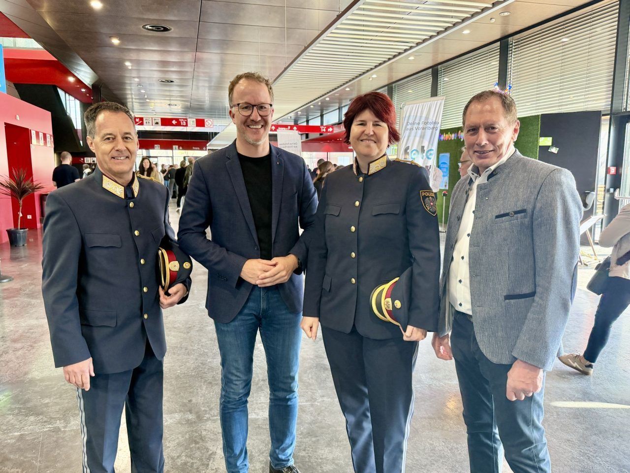 Viel Prominenz bei der Eröffnung der Frühjahrsmesse