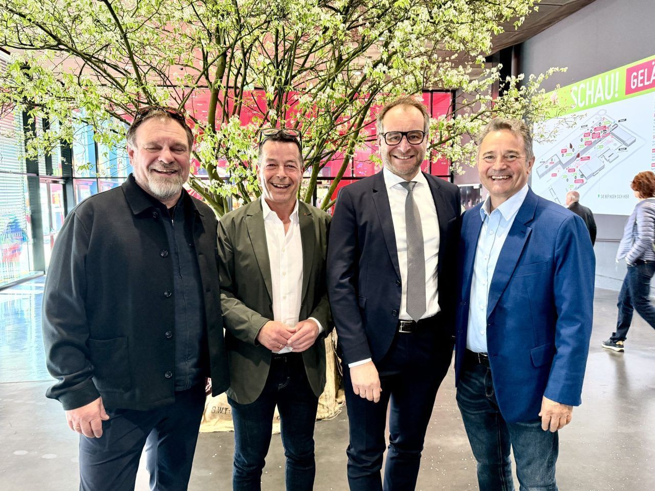 Viel Prominenz bei der Eröffnung der Frühjahrsmesse