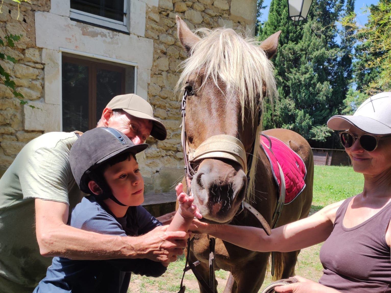 Auszeit in Frankreich: Wie eine Reittherapie das Leben von Lukas und Maximilian verändert