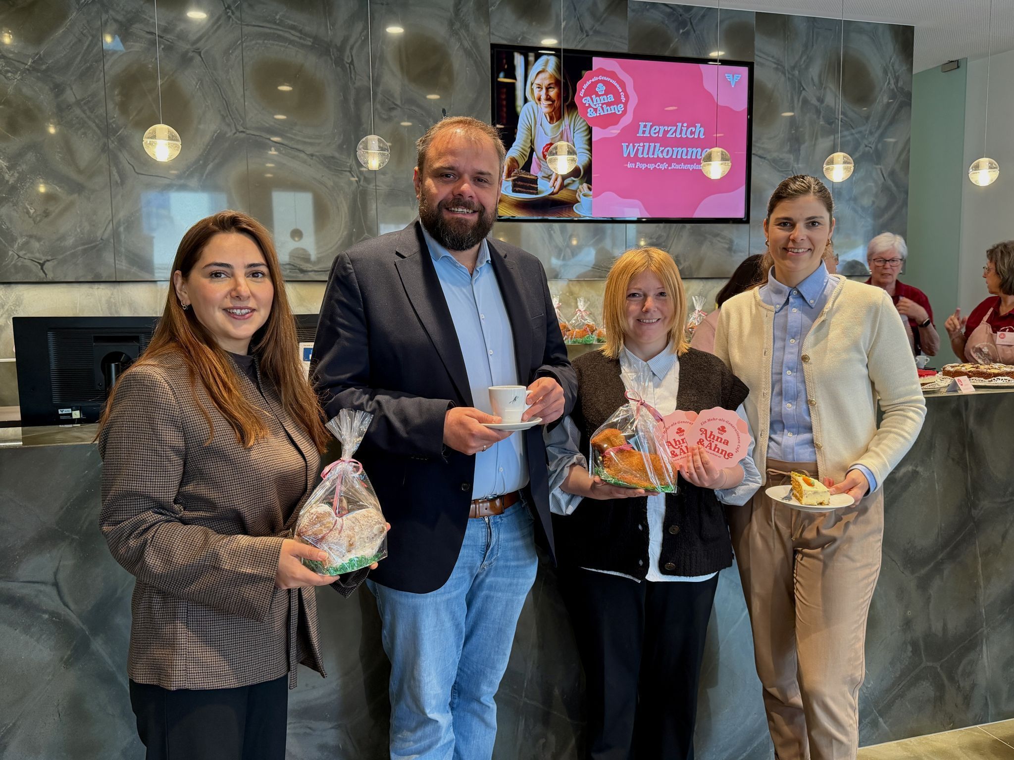 Meryjem Zenkin,Bgm.Markus Fäßler, Angela Achleitner, Lara Theobald 