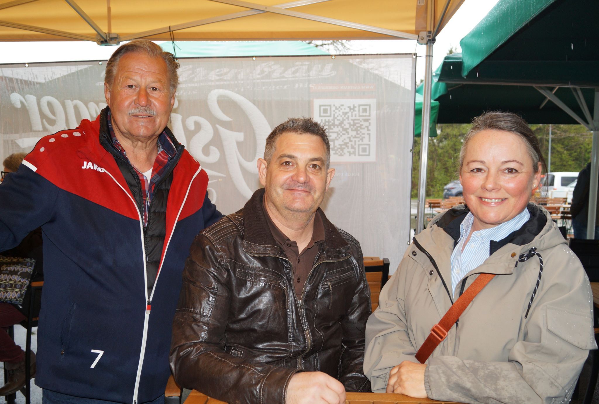 Gemeindevertreter Egon Gmeiner, Vizebürgermeister Stefan Loacker und Karin Lutz