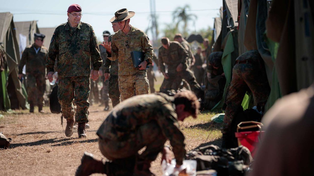 Militärexperte: "Wir sind nicht im Krieg, aber auch nicht mehr im Frieden"