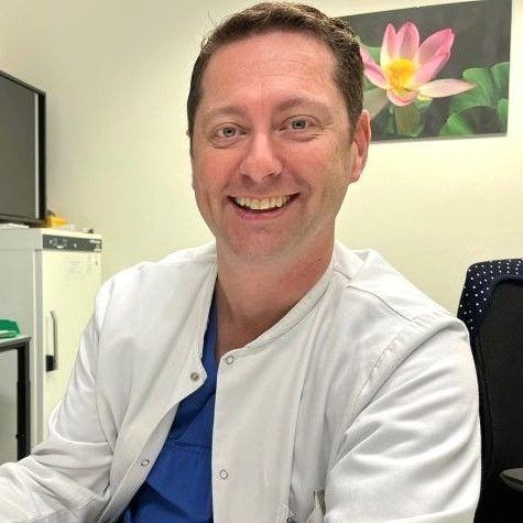 Dr. Alexander Vonbank