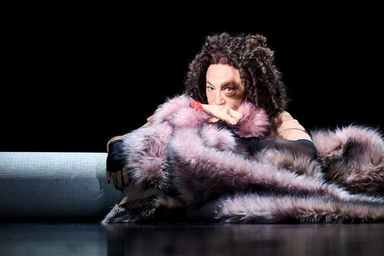 SHOSHA - Die Geschichte eines jüdischen Hundes