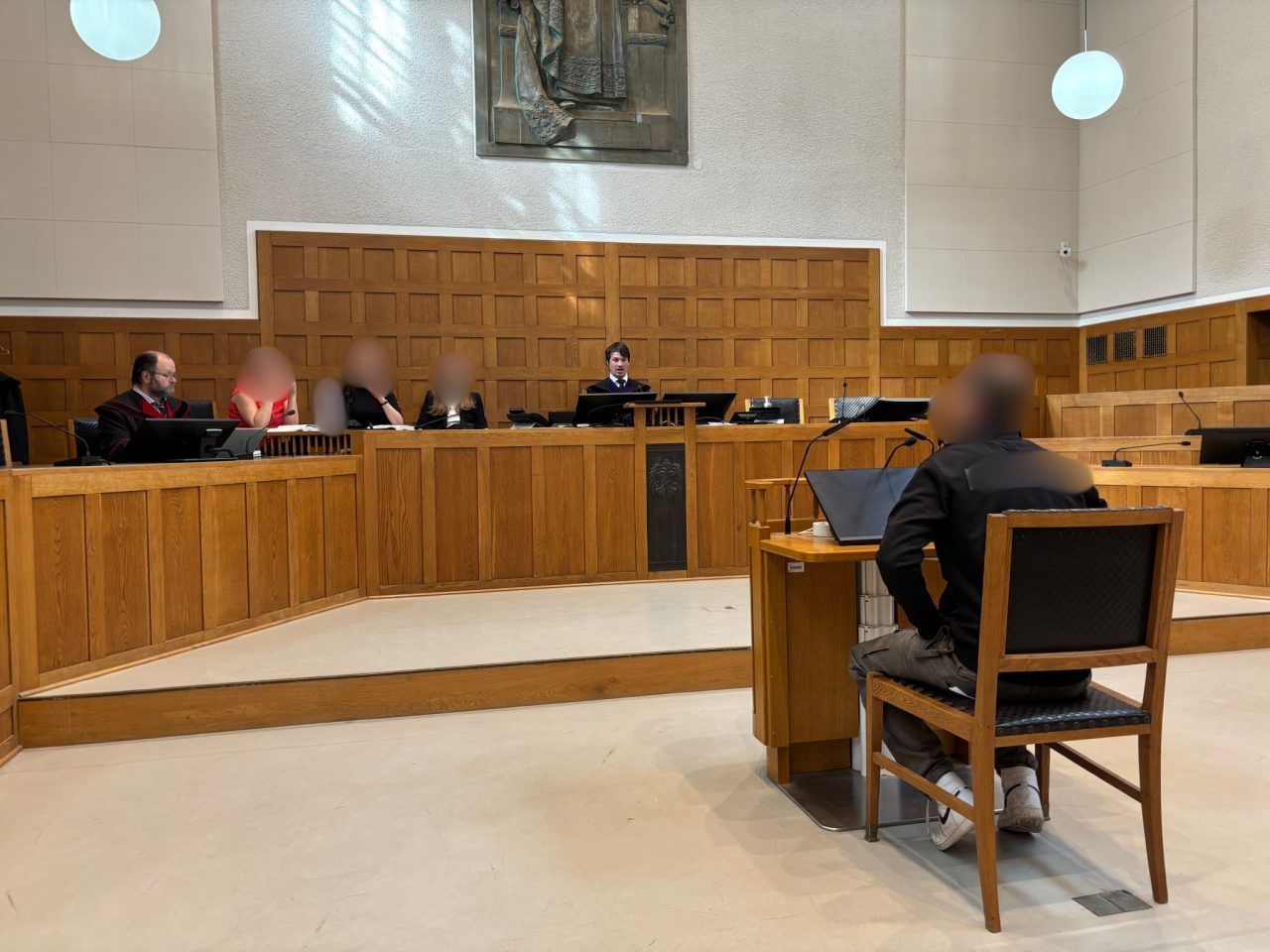 Nun selbst angeklagt: Drogenkauf im Zentrum von Falschaussage