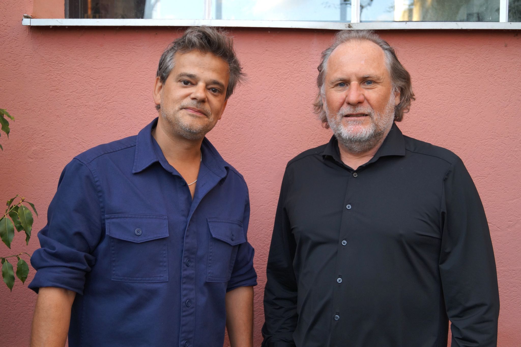 Der zukünftige Leiter des Theater Kosmos Josef Maria Krasanovsky und Musiker Herwig Hammerl            