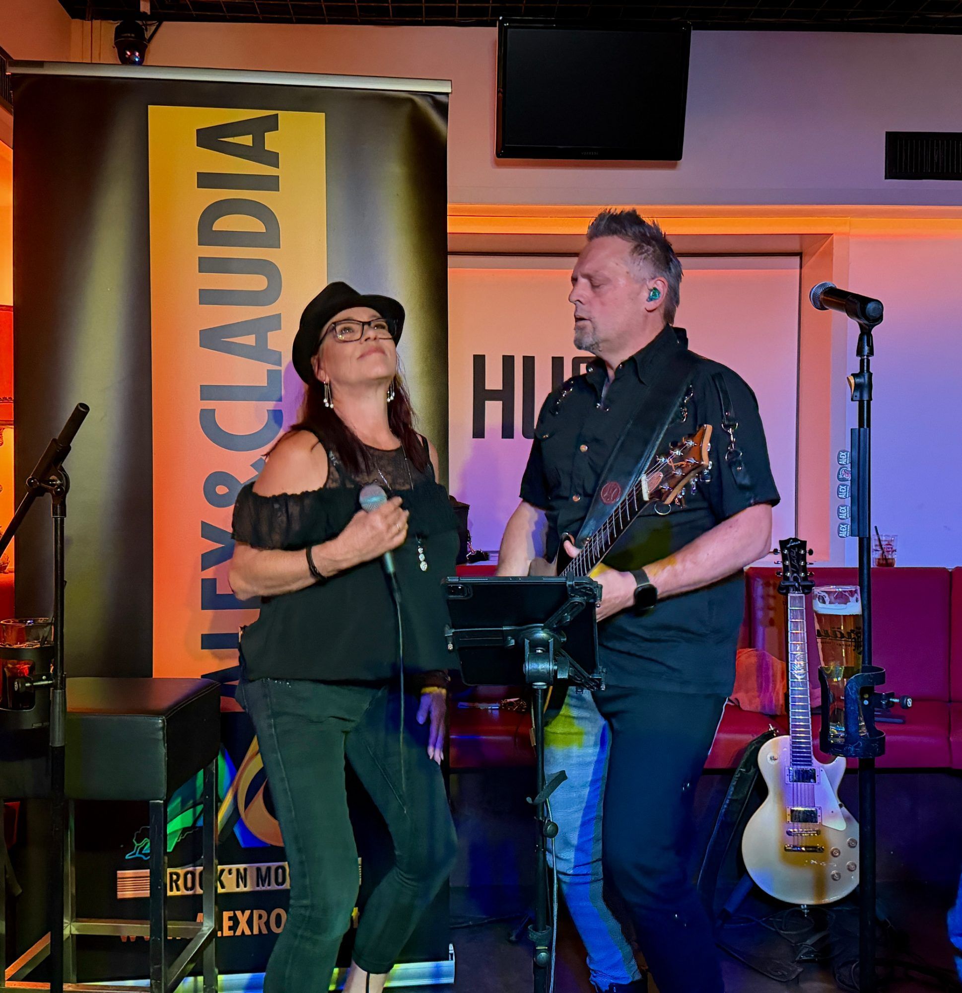 Claudia & Alex begeisterten in Hugos Bar
