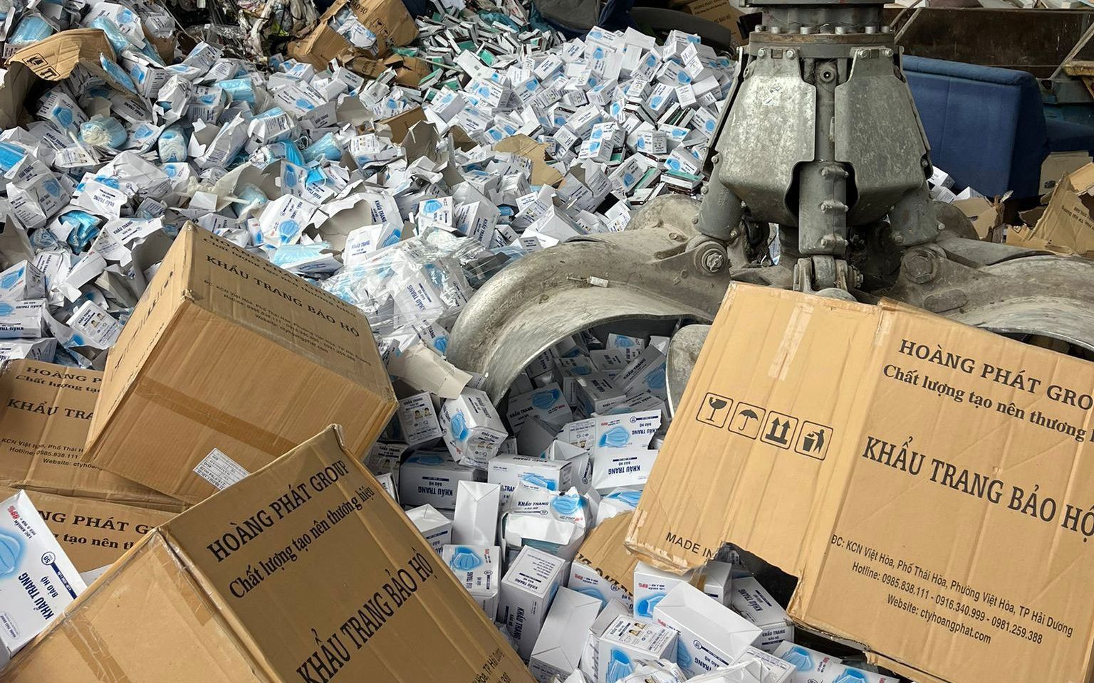 Corona-Ausrüstung im Müll: Warum die KHBG 65 Paletten entsorgen ließ