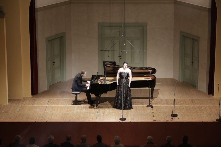 Sophie Rennert, Joseph Middelton