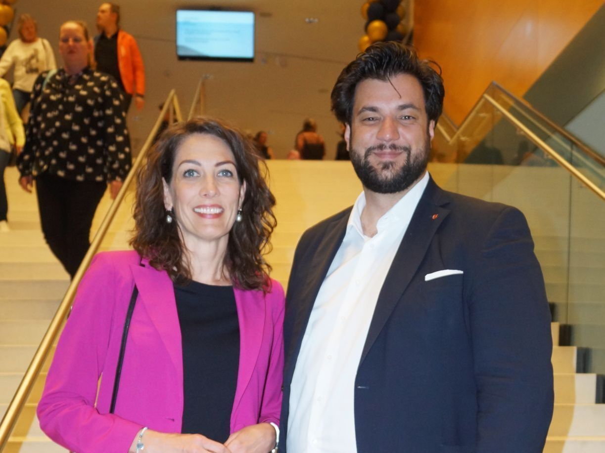Die Landtagsabgeordneten Veronika Marte und Cenk Dogan
