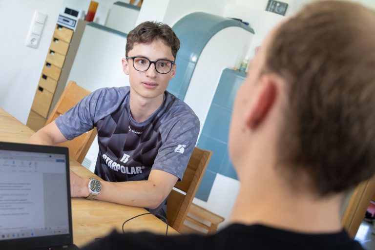Wie ein 18-jähriger Lauteracher neben der Matura seine eigene App an den Start gebracht hat