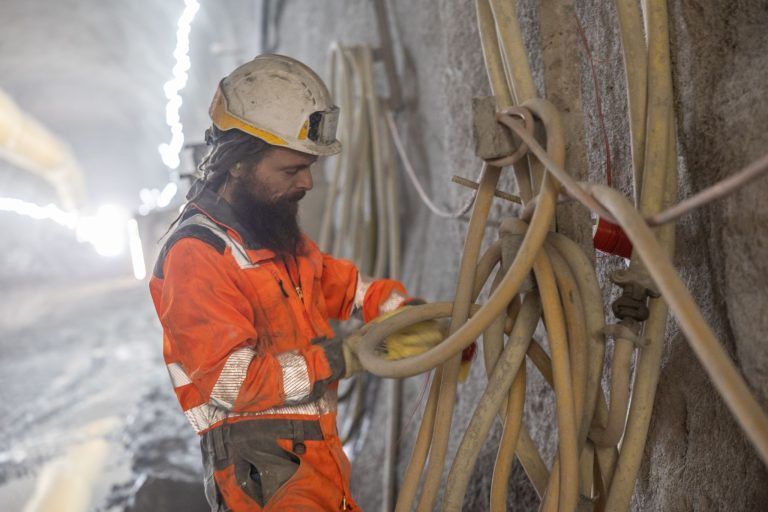 Stadttunnel: Wie sich die Mineure Meter für Meter durch den Berg arbeiten