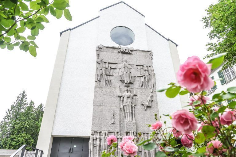 Ich verbrachte eine Nacht im Kloster und traf den wohl lustigsten Mönch Vorarlbergs