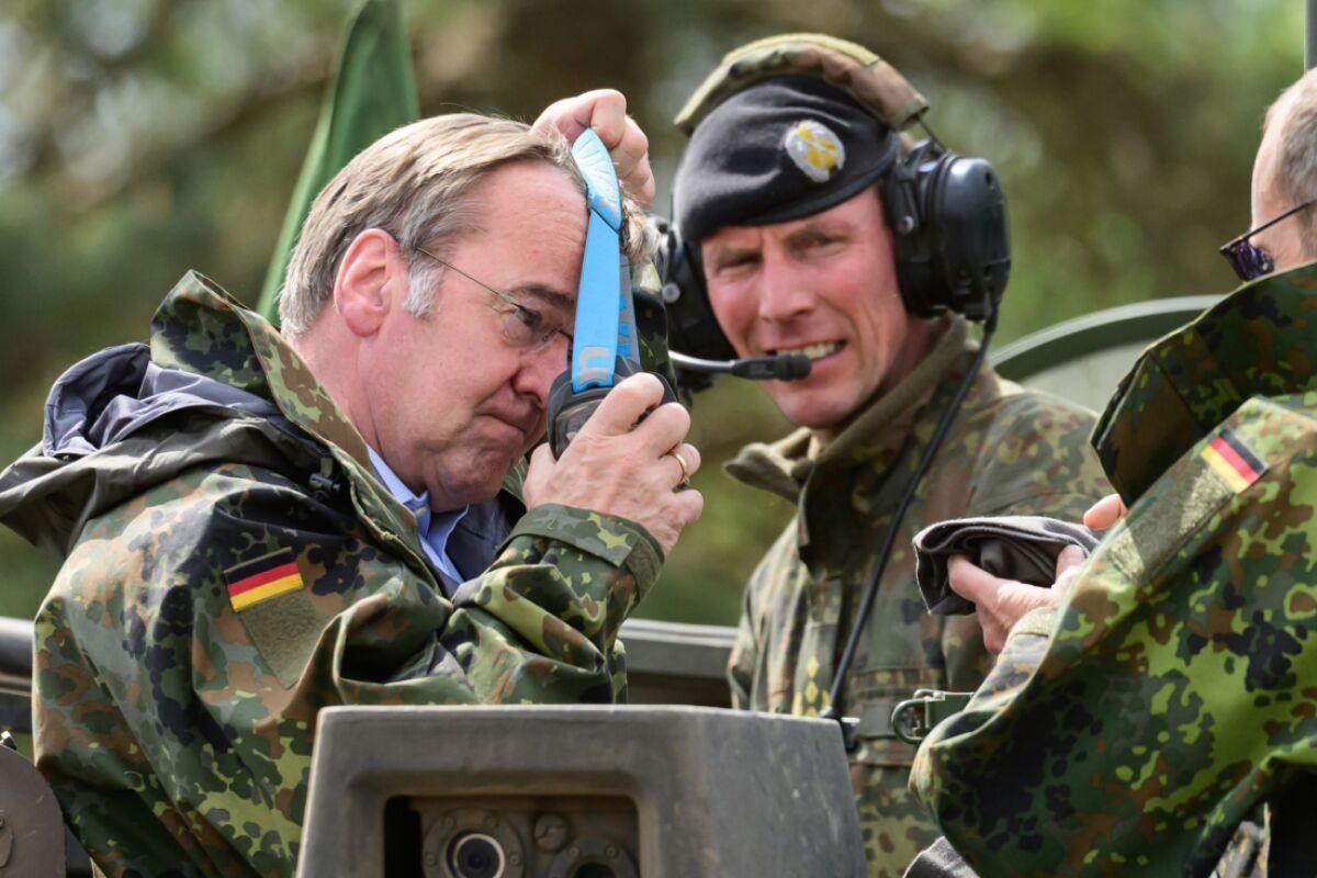 Deutschland droht Rezession - DIW halbiert Wachstumsprognose