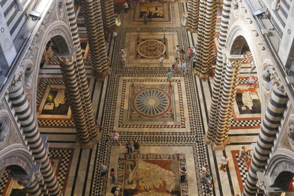 Bodenmosaik der Kathedrale von Siena wieder zu sehen