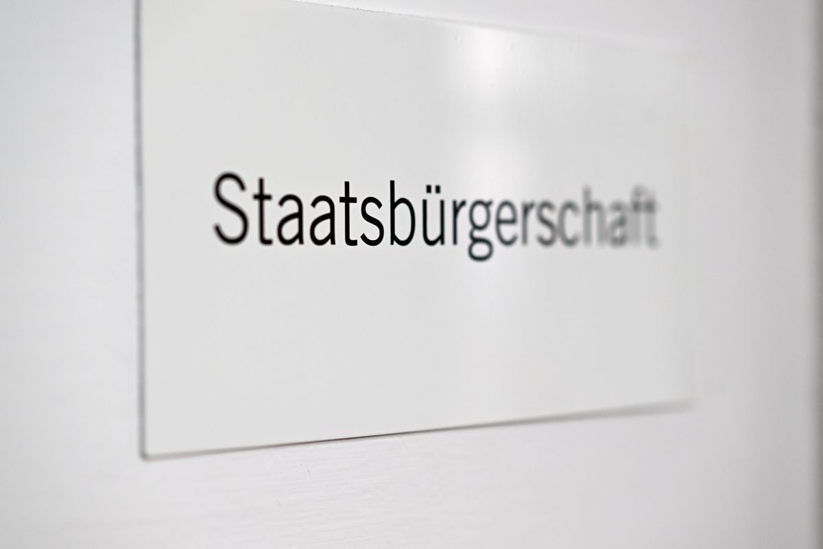 Beamtin soll Nachbarn Staatsbürgerschaft verschafft haben