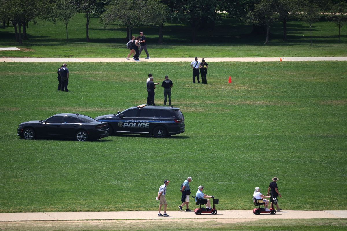 Polizei in Washington untersucht Anti-Trump-Zeichen in Rasen