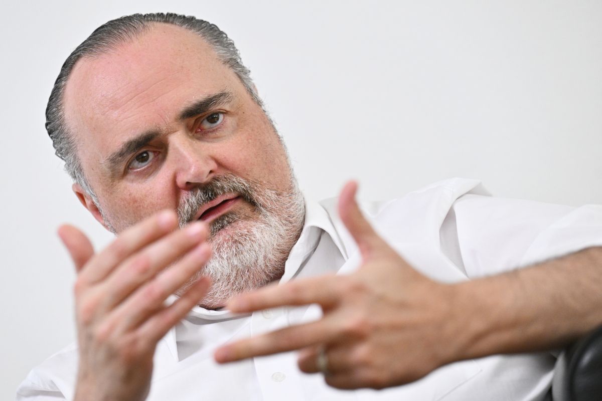 Doskozil nach OP zurück im Büro