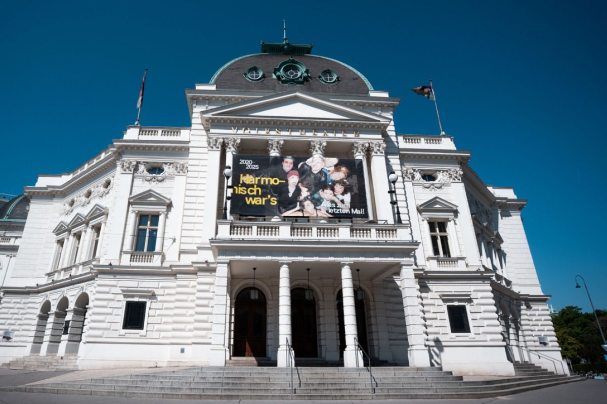 Volkstheater feiert Vielstimmigkeit mit "Gemma, Kollektiv!"